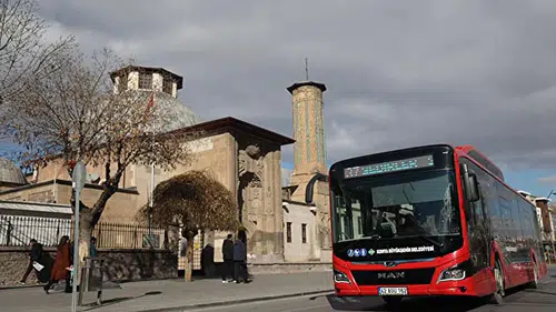 Konya’da toplu ulaşım kullanacaklar dikkat! Yarın için duyuru yapıldı