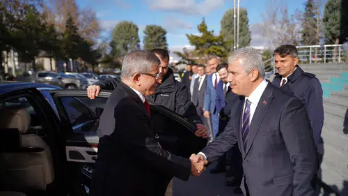 Ahmet Davutoğlu Konya’da! Konya Valisi’ne övgü dolu sözler