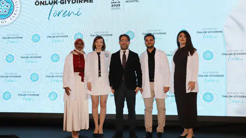 NEÜ’de beyaz önlük heyecanı: Geleceğin diş hekimleri mesleğe ilk adımı attı