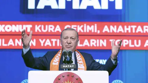 Deprem turistleri yok, biz buradayız