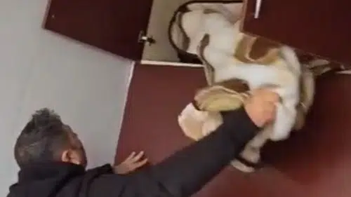 Konya'da 49 suçtan aranan firari battaniye altında yakalandı!