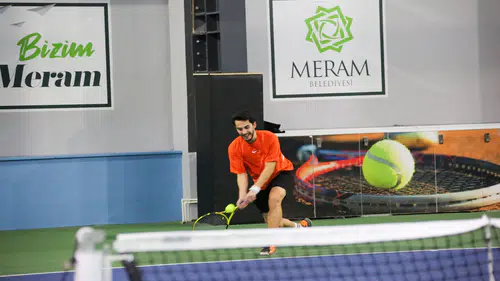 Konya'da aileler kortta buluşuyor: Aile Kort Tenis Turnuvası başlıyor