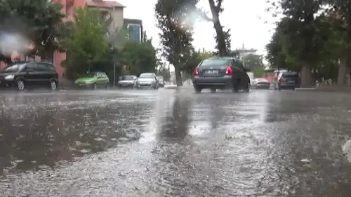 Tarım şehri Aksaray’da beklenen yağış nihayet geldi