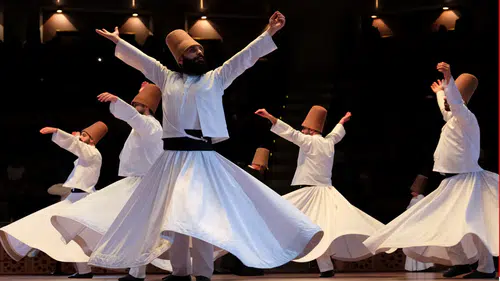 Mevlevi geleneğini korumak için meslek değiştirdi: Konya’da semazen terzihaneye girdi!