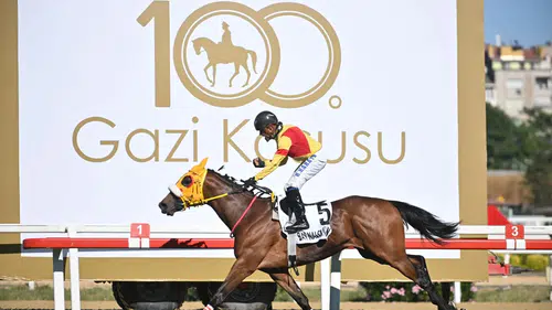 100. Gazi Koşusunu Bay Nalçakan ile Halis Karataş kazandı