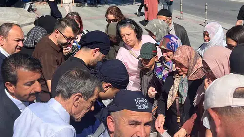 Yeniden Refah Partisi'nden Konya'da aşure ikramı