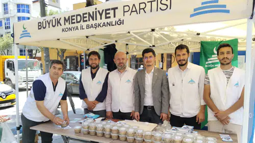 Konya’da kazanlar kardeşlik için kaynadı! Aşure ikramı yapıldı