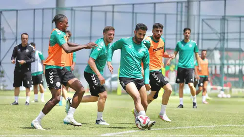 Konyasporlu oyuncular yola çıkıyor