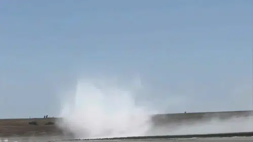 Konya’da kuruyan gölde ilginç doğa olayı!