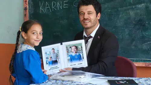 Konya'da tek öğrencili okulda karne heyecanı! Duygu dolu anlar yaşandı