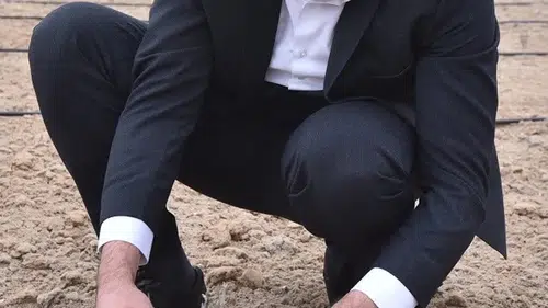 Konya’da moloz yığınlarıyla dolu alanı cennete dönüştürdü