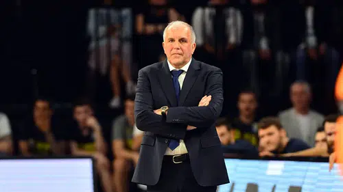 Fenerbahçe'de tarihi zafere imza atmıştı! Efsanesi olduğu kulüple imzaladı