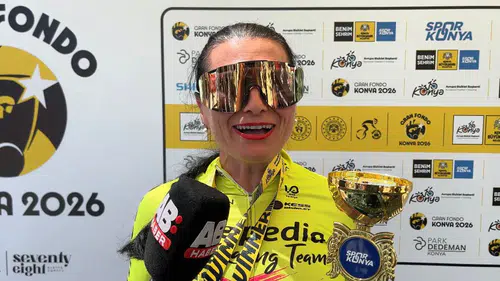 Konya Granfondo'da çifte zafer! Züleyha Dikbaş podyuma damga vurdu