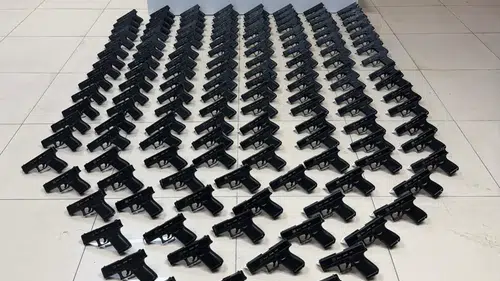 Konya'da dev operasyon! Kamyonetten 228 ruhsatsız tabanca çıktı