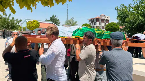 Konya'da öldürülen anne ve kızı gözyaşlarıyla uğurlandı