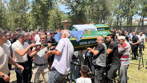 Konya'da yürek yakan veda! Anne ve kızı dualarla uğurlandı