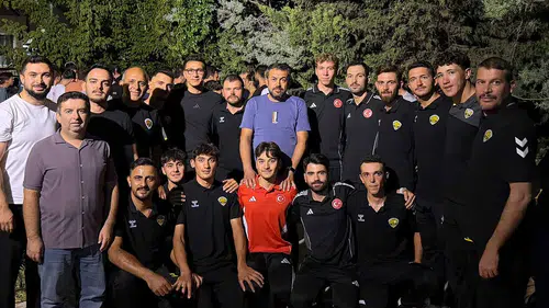 Tarihi başarıya Konya'da coşkulu karşılama! Milli bisikletçiler yurda döndü