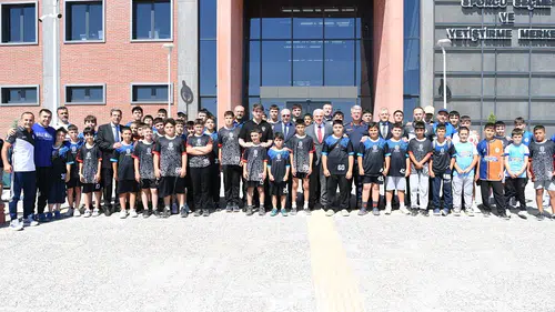 Selçuklu Belediyesporlu pehlivanlara coşkulu uğurlama