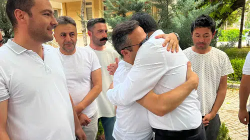 Konya’ya veda etti! O isme yoğun sevgi seli gösterildi