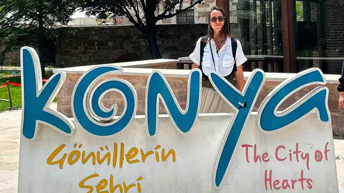 Binlerce kilometreden Konya’ya geldi gözyaşlarına boğuldu
