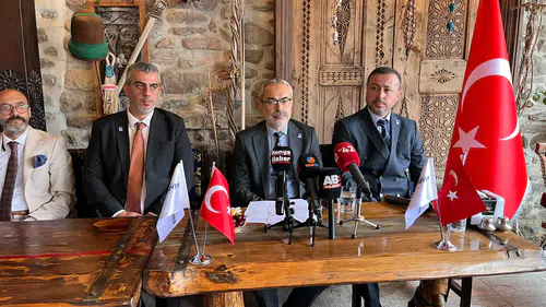 Emanetoğlu'ndan Konya'da Saadet ve Yeniden Refah'a sert eleştiriler!