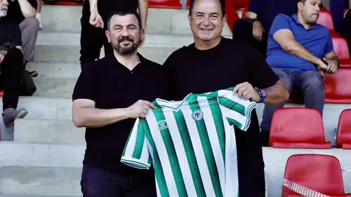 Konyaspor'dan Acun'a forma takdimi