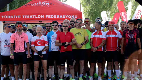 Konya'da farklı illerden gelen sporcular kürsü için ter döktü