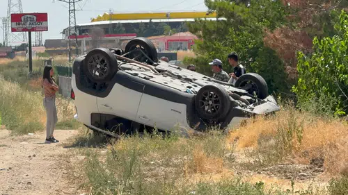 Konya'da TIR'ın patlayan lastiği faciaya yol açtı! 8 yaralı