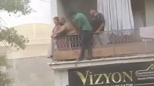 Konya’da çarşı merkezinde yangın! Vatandaşlar tahliye edilşot