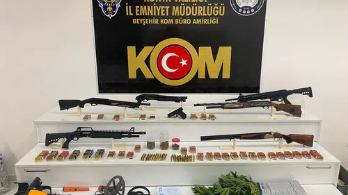 Konya'da tefecilik operasyonu! Silah, uyuşturucu ve senet ele geçirildi