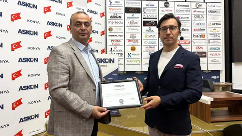 Konya'da iş dünyasını buluşturan eğitim! Başarının iletişim sırları paylaşıldı
