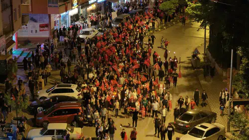 Konya’da bayram coşkusu meydanlara sığmadı! Tuğba Yurt sahne aldı