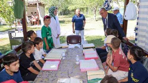 Konya’da çocuklar bu kursta hem Kur’an öğreniyor hem ata biniyor