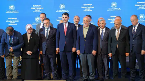 Bakan Kurum'dan eleştirilere yanıt! "Madem devlet yoktu saatte 23 konutu kim yaptı?"