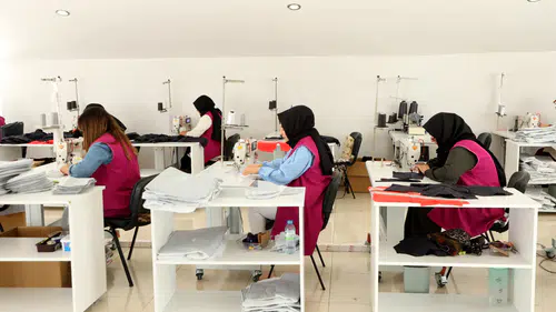 Konya’da kadın emeği ekonomiye dönüşüyor! KOMEK’te üretim ağı büyüyor