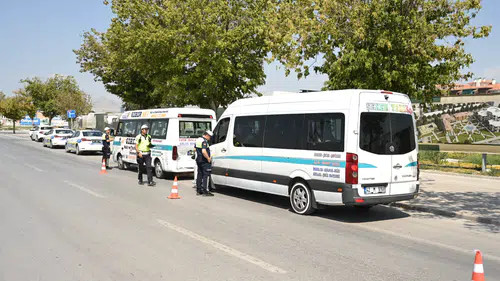 Konya’da minibüs ve otobüslere sıkı kontrol! Ekipler sahaya çıktı