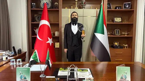 Nobel Barış Ödülü adayı Akif Manaf’a yeni ödül!
