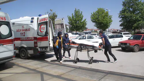 Konya'da kontrolden çıkan ticari araç araziye savruldu!