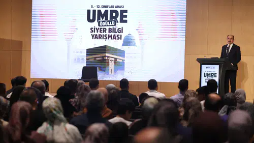Konya'da 100 öğrenciye büyük ödül! Aileleriyle birlikte umreye gidecekler