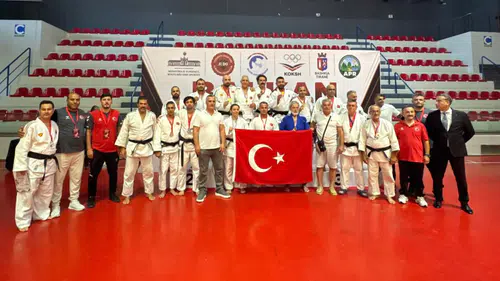 Konya'ya Balkan madalyası! Mehmet Akif Çelik üçüncü oldu