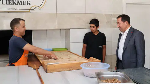 Konyalı Başkan fırına girdi! Vazgeçilmez lezzeti yerinde inceledi