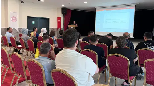 Konya’da huzurevinde çalışanlara eğitim! Acil durumlar ve tükenmişlik konuşuldu