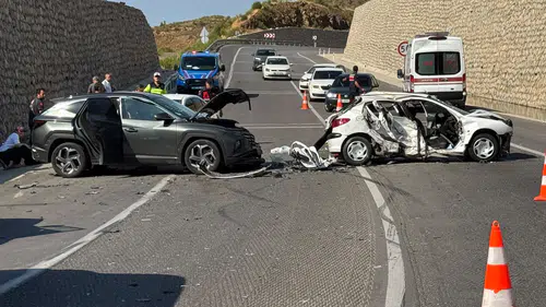 Konya-Antalya yolunda kaza! Karşı şeride geçip 3 araca çarptı