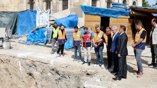 Konya’nın tarihi camisinde restorasyon çalışmaları hız kesmeden sürüyor