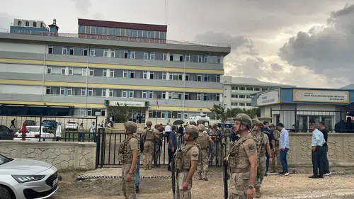 Okulda öğretmene silahlı saldırı! Acı haber geldi