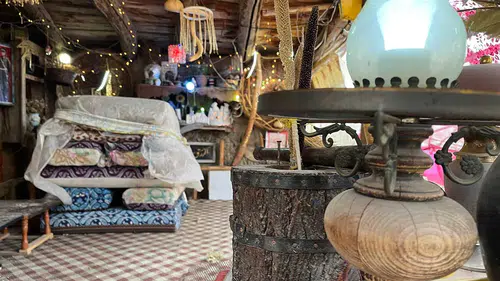 Konya’da 30 yıllık birikim! Bahçesini müzeye çevirdi