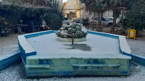 Konya'da kar yağışı sevindirdi, dondurucu soğuk hayatı zorlaştırdı