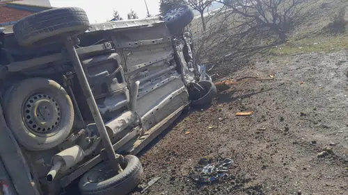 Konya'da kontrolden çıkan kamyonet yan yattı