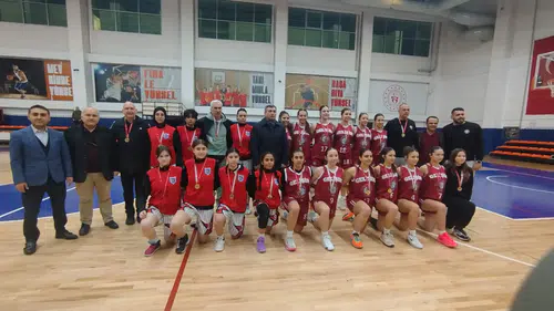 Arena Basketbol şampiyonluğa yürüyor