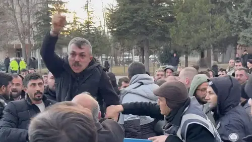 Konya’da olaylı seçim! Eski başkana tepki gösterdiler